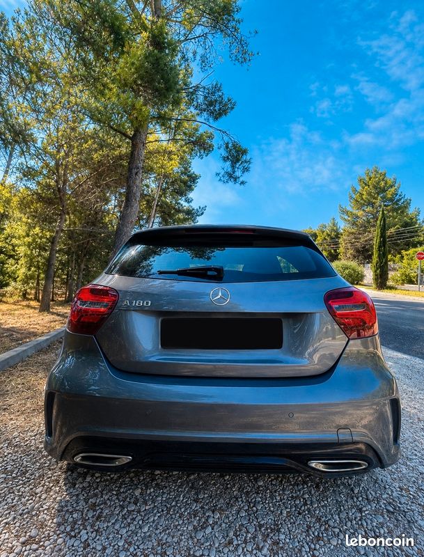 Mercedes-Benz Classe A 180 Pack AMG (image 2)