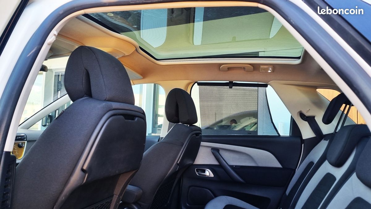 Citroen C4 PICASSO HDI 115CH EXCLUSIVE ETG6*TOIT PANORAMIQUE*ATTELAGE*PALETTE AU VOLANT*RADAR (image 14)