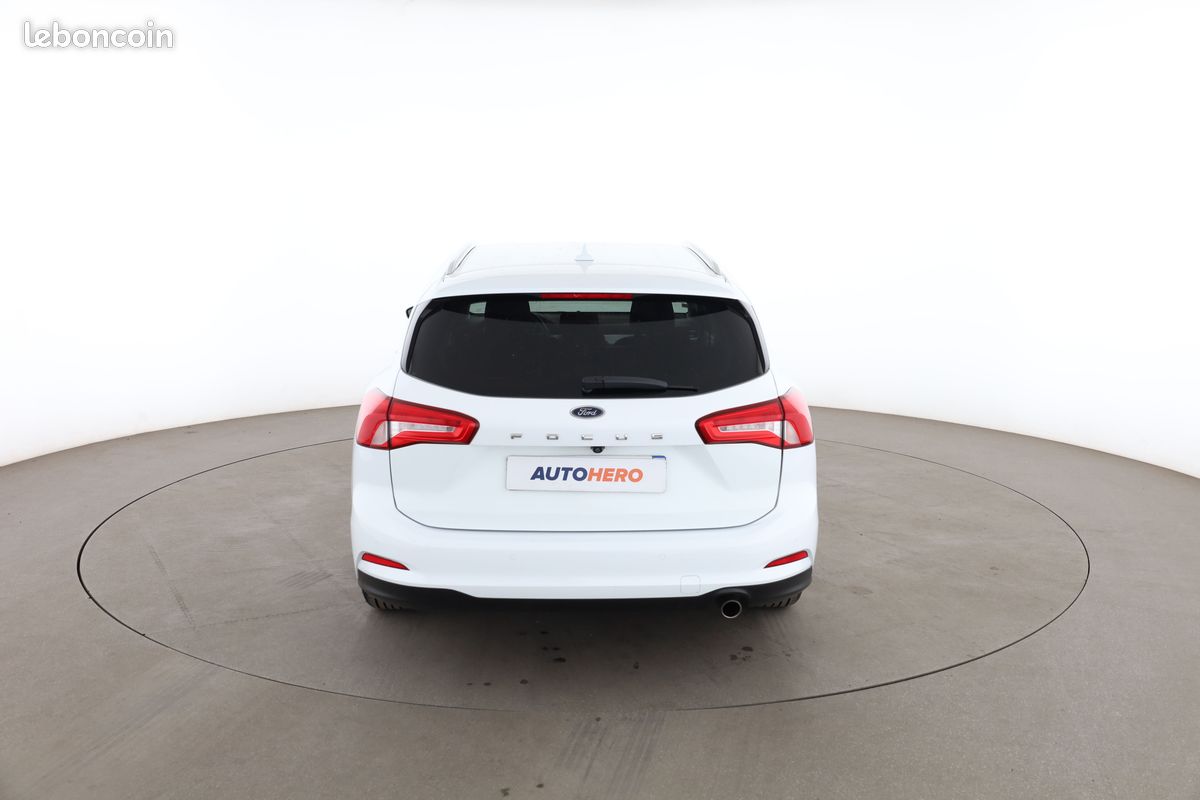 Ford Focus SW 1.0 EcoBoost Trend Business (image 12)