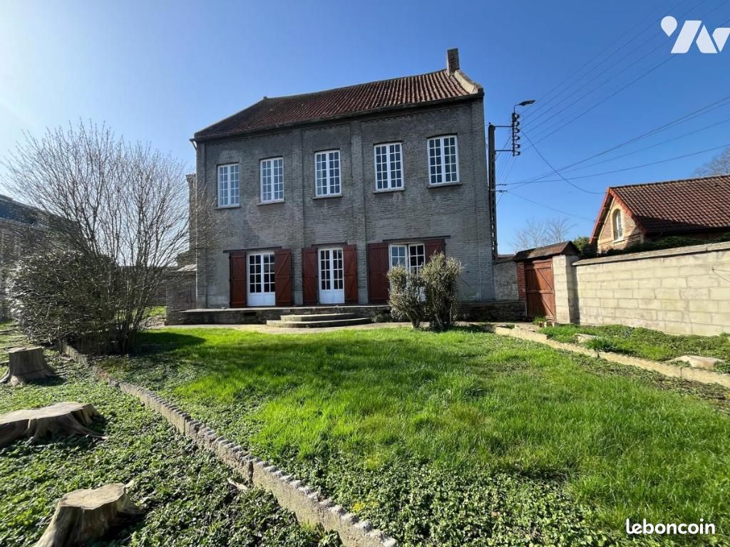 Maison 12 pièces 300 m² · à Lillers · 300 m² · 188 570 €