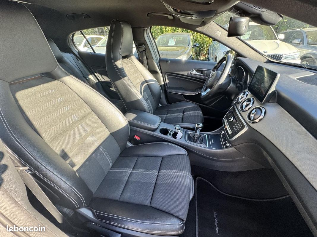 MERCEDES CLASSE GLA 180 Sensation 122ch phase 2 (image 16)
