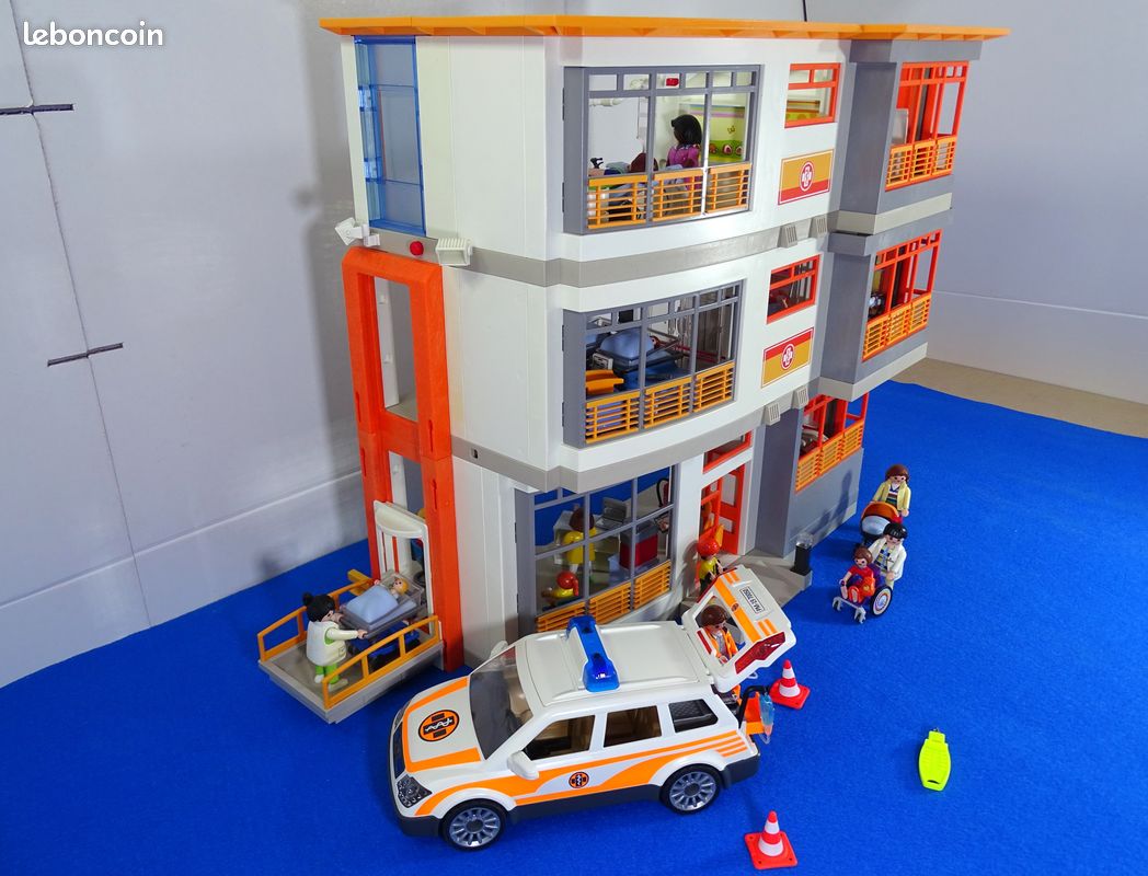 Lot Hôpital pédiatrique aménagé étages Playmobil 6657
