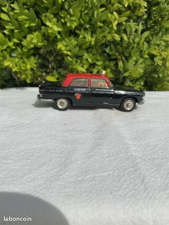 Dinky toys - Unic porte voiture - bel état d'usage, Vente aux enchères : Jouets - Trains