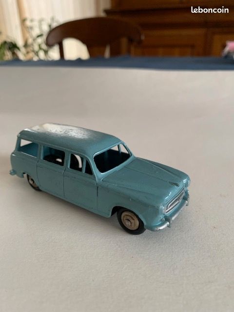 Dinky Toys PEUGEOT 403 break U5 réf 24F châssis encoche - Collection Dinky Toys PEUGEOT 403 break U5 réf 24F châssis encoche - Collection