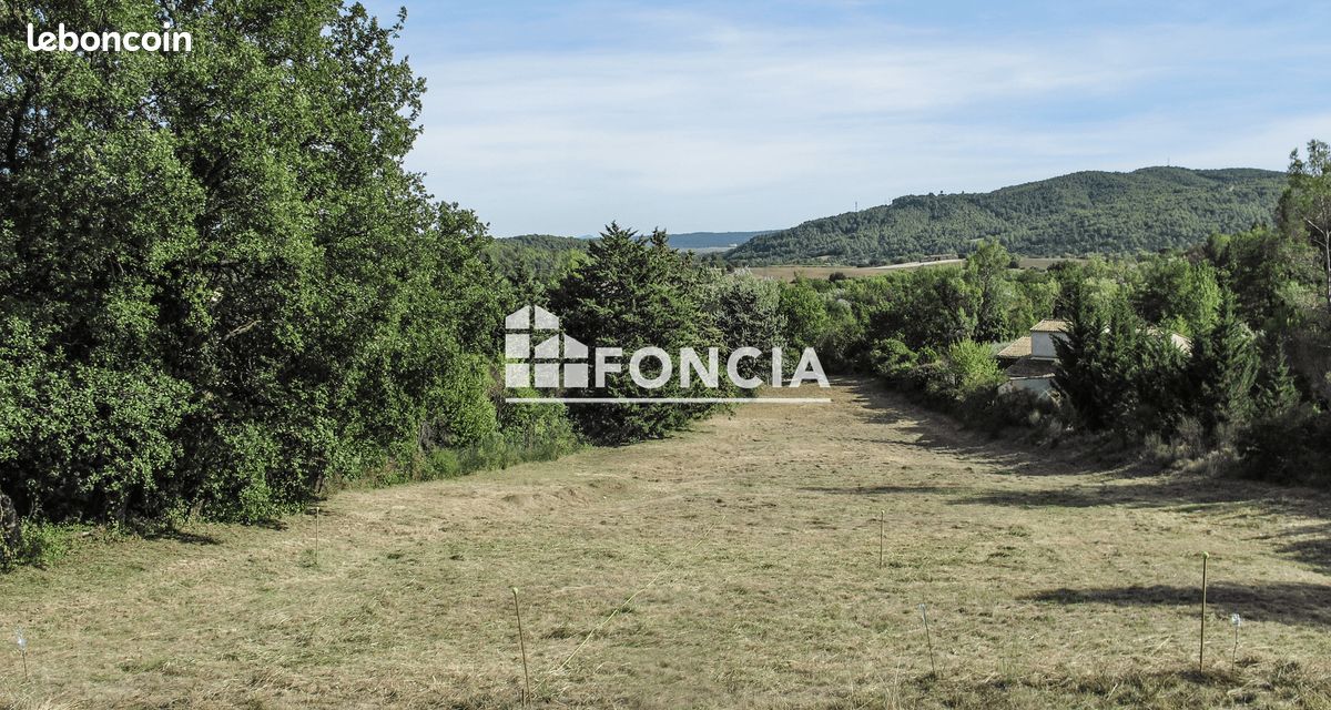 Terrain 3158 m² · à Pierrevert · 3 158 m² · 395 760 €