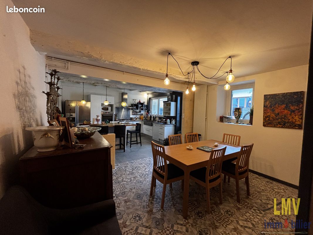 Maison 6 pièces 167 m² · à Rauzan · 167 m² · 990 €/mois