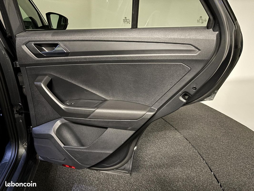 VOLKSWAGEN T-ROC 2.0 TDi 150 R-LINE DSG7 ATTELAGE CAMERA ACC (image 35)