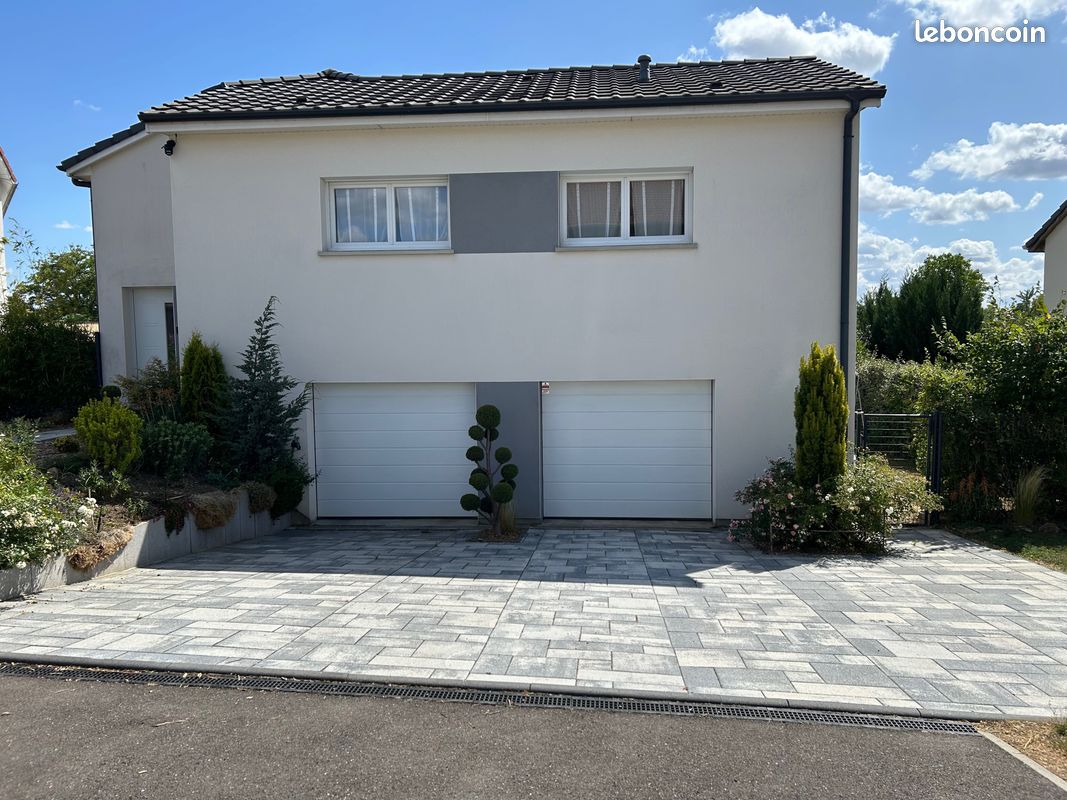 Maison 5 pièces 105 m² · à Ajoncourt · 105 m² · 330 000 €