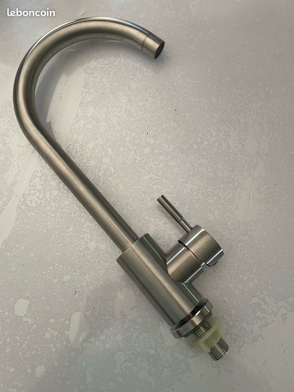 Robinet mitigeur eau froide finition inox (image 1)