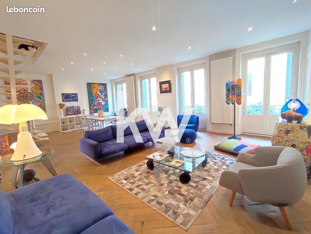 Appartement 6 pièces 215 m² · à Saint-Étienne · 215 m² · 299 000 €
