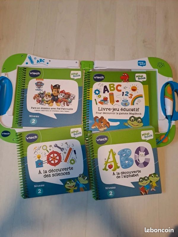 VTech MagiBook – Livre éducatif Niveau 2 : À La Découverte De L'alphabet – 4 à 6 Ans – Pages Interactives, Autocollants, Contenu Audio Français