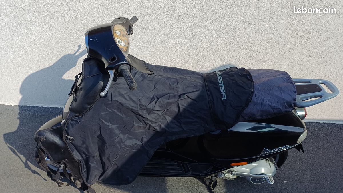 Tablier Bagster occasion Vespa Piaggio modele presentè LX 125 idem que le scooter 50cc (image 1)