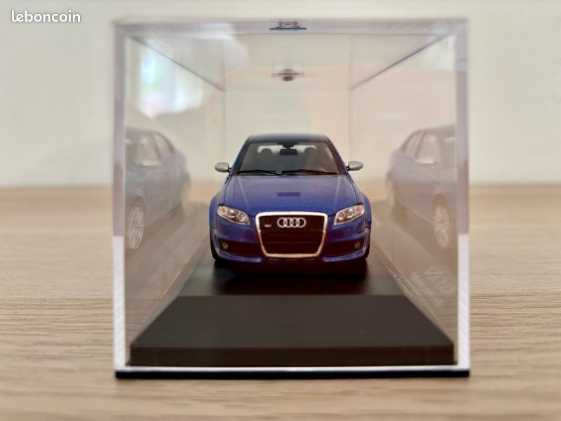 Miniature Minichamps 1/43 - Audi A4 RS4 - Argent - Très Bon état Avec Boîte