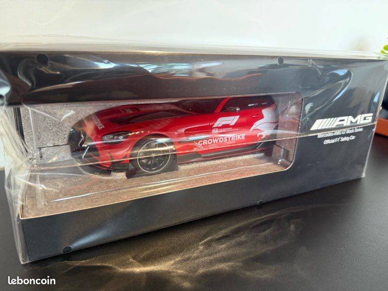 Maisto Mercedes AMG GT Noir Métallisé – Maquette 1/18 Avec Capots Ouvrants
