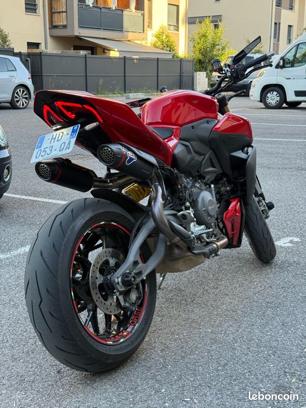 Ducati streetfighter V2 A2 (image 2)