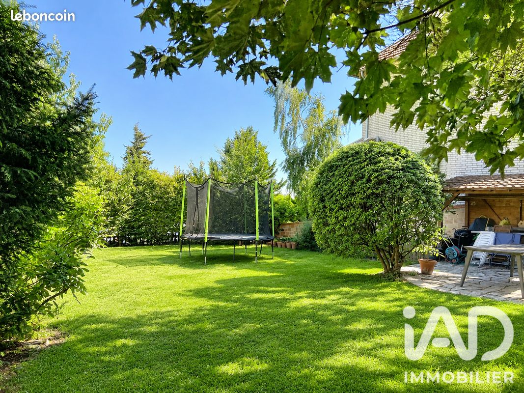 Maison 7 pièces 146 m² · au Mesnil-le-Roi · 146 m² · 985 000 €
