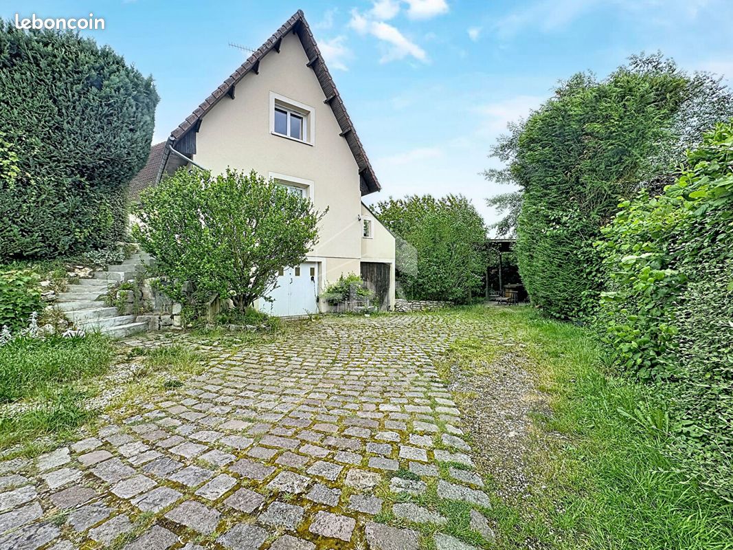 Maison 5 pièces 125 m² · à Brières-les-Scellés · 125 m² · 332 000 €
