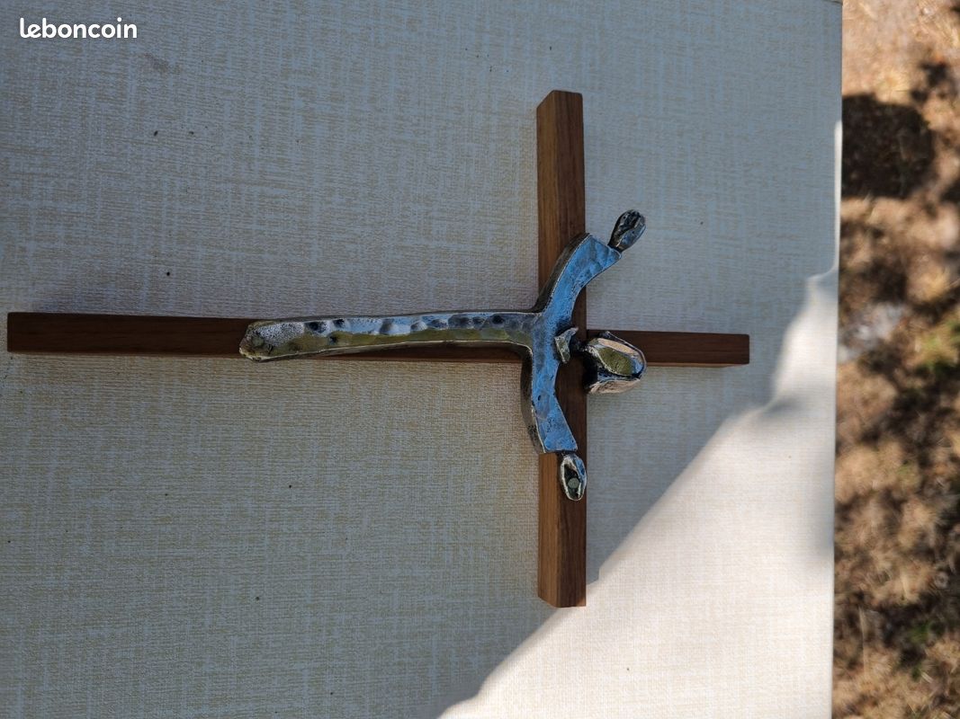 Beau crucifix contemporain (image 7)