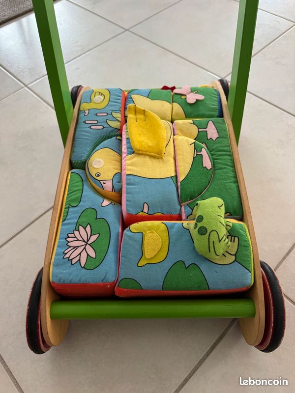 Chariot de marche en bois (image 1)