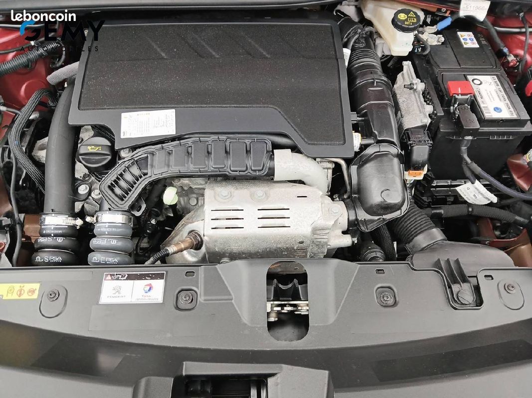 PEUGEOT 2008 PureTech 100 S&S BVM6 Style (image 12)
