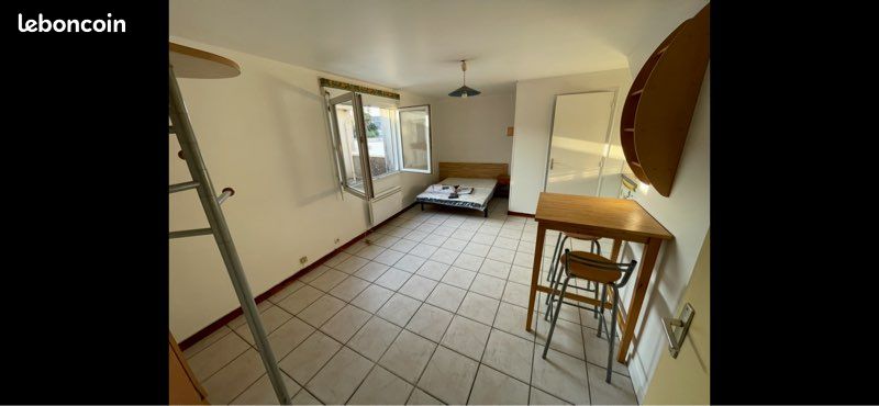 Appartement 1 pièce 25 m² · à Auray · 25 m² · 375 €