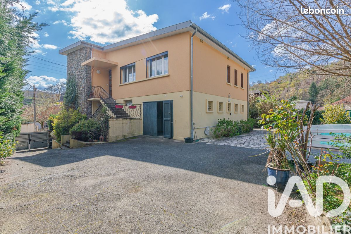 Propriété 4 pièces 188 m² (image 3)