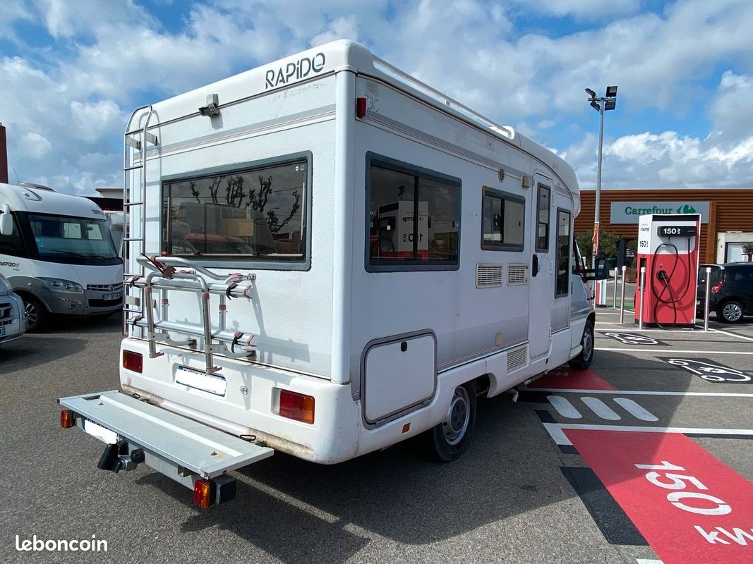 Rapido 730C 6.20m – Gros entretien OK Prêt à voyager Attelage, porte-moto, panneau solaire (image 2)