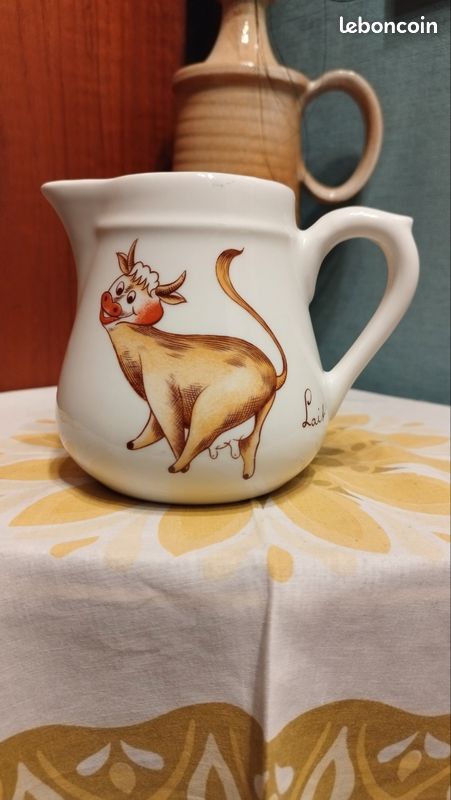 Pot à lait pour vache vintage, distributeur de lait en porcelaine française - Canada Pot à lait pour vache vintage, distributeur de lait en porcelaine française - Canada