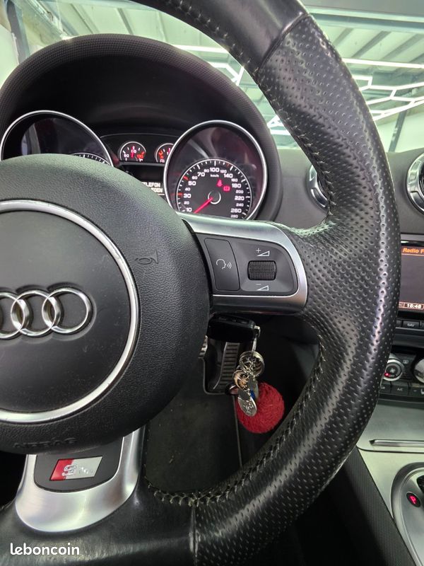 Audi TT cabriolet 2.0 TFSI / sieges chauffants / Bluetooth / feux auto / climatisation auto (image 20)
