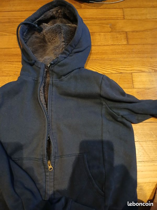 Sweat bleu marine (image 2)