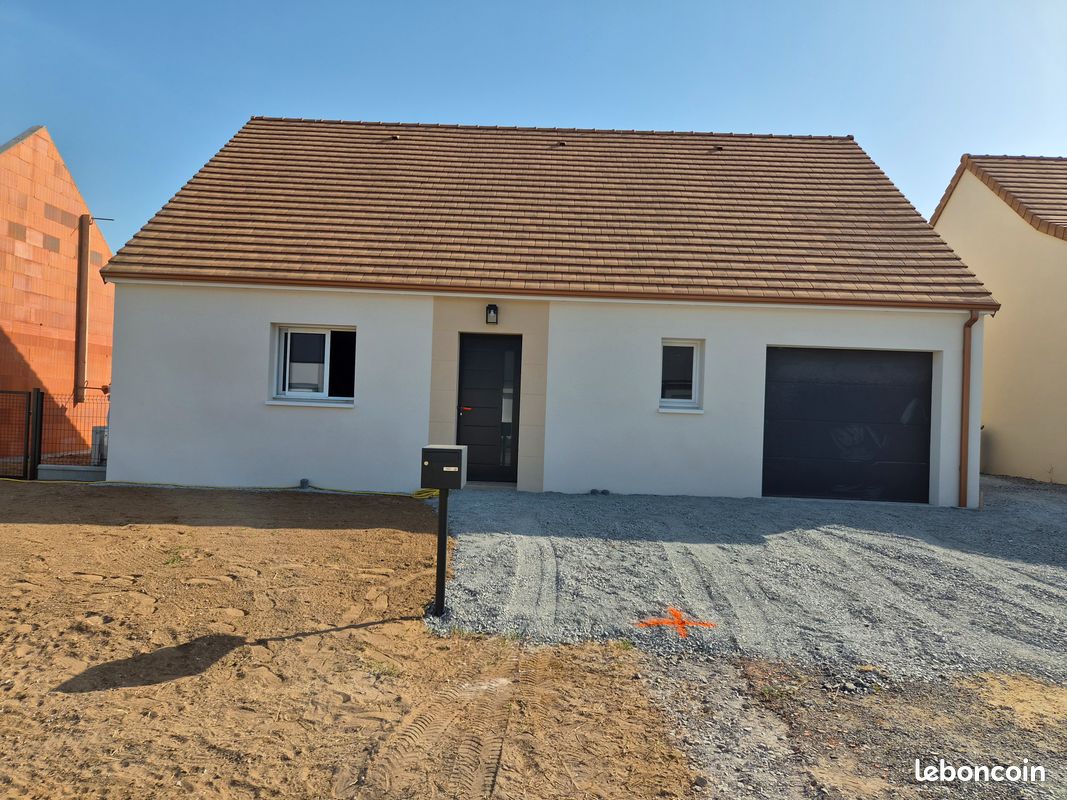 Maison 4 pièces 93 m² · à Brette-les-Pins · 93 m² · 225 000 €