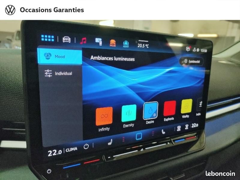 Volkswagen T-Roc 1.5 eTSI 150ch Style DSG7 (image 32)