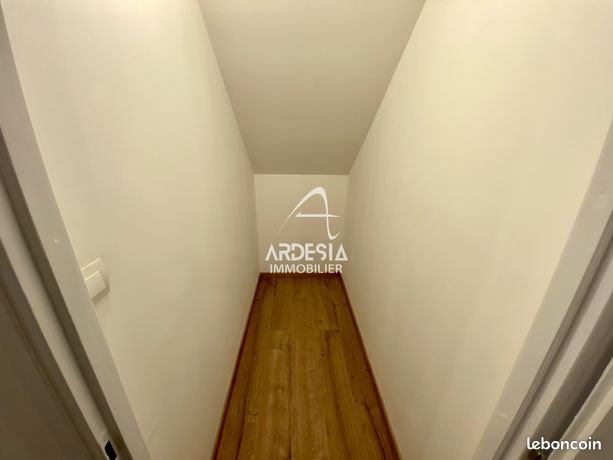 https://img.leboncoin.fr/api/v1/lbcpb1/images/59/1a/da/591ada1d824cb140c923157ebc3cb78b09930559.jpg?rule=ad-image