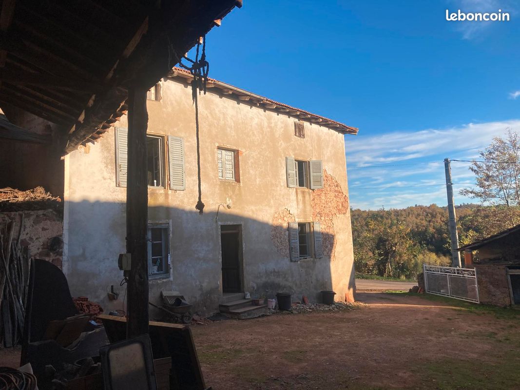 Maison 5 pièces 110 m² · à Charlieu · 110 m² · 87 000 €