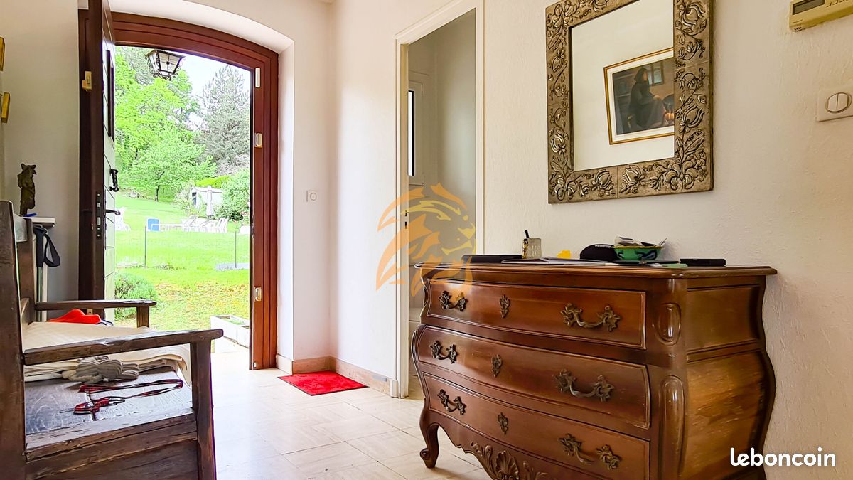 Maison 12 pièces 197 m² - Magnac-sur-Touvre 16600 (image principale 4)