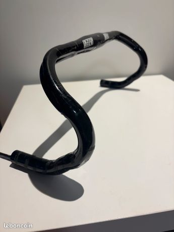 Cintre RACE FACE SIXC Relevé Carbone 19 mm 31.8 mm 785 mm Noir Rouge