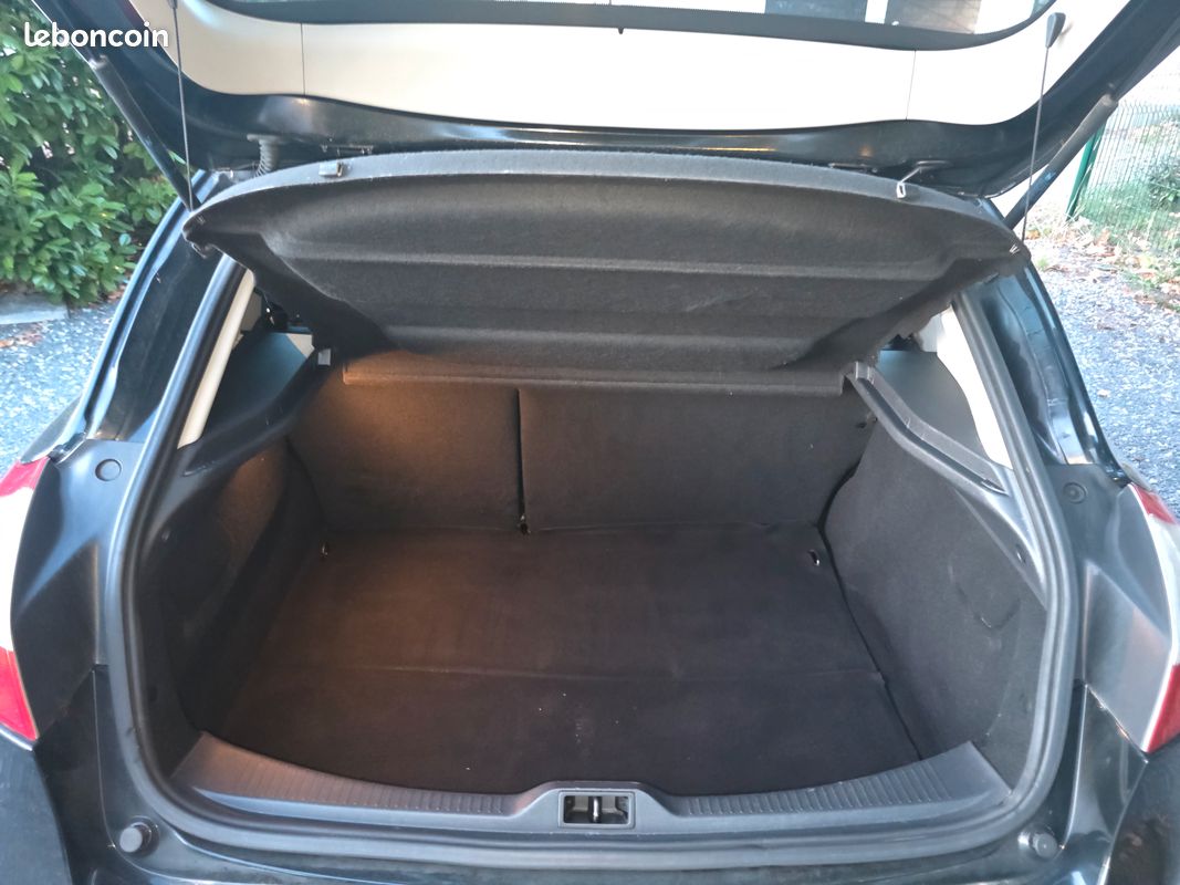 RENAULT Megane III 1.5 DCi 95 Life (image 12)