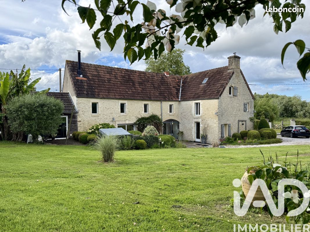 Maison 6 pièces 217 m² · à Esquay-sur-Seulles · 217 m² · 418 500 €