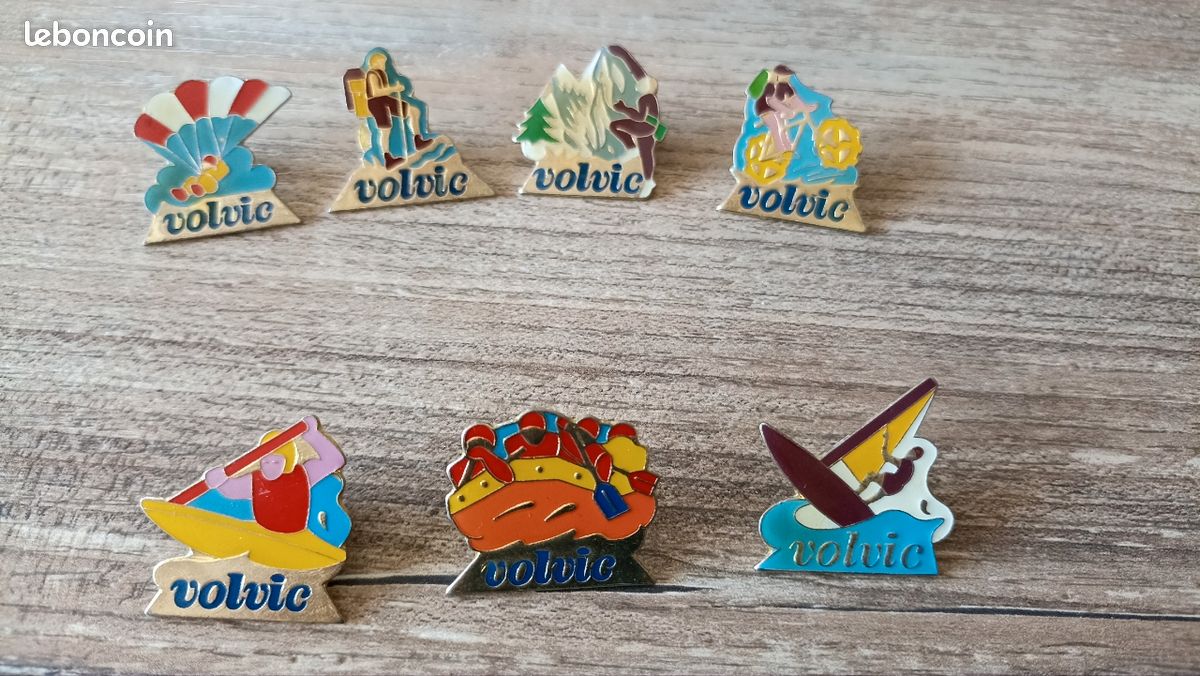 Lot De Pins Vintage Volvic – Collection Ski Et Sport D'hiver, épingle à Revers