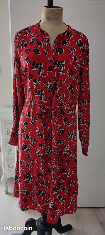 Robe rouge impimée noir et blanc - taille 42/44 (image 1)