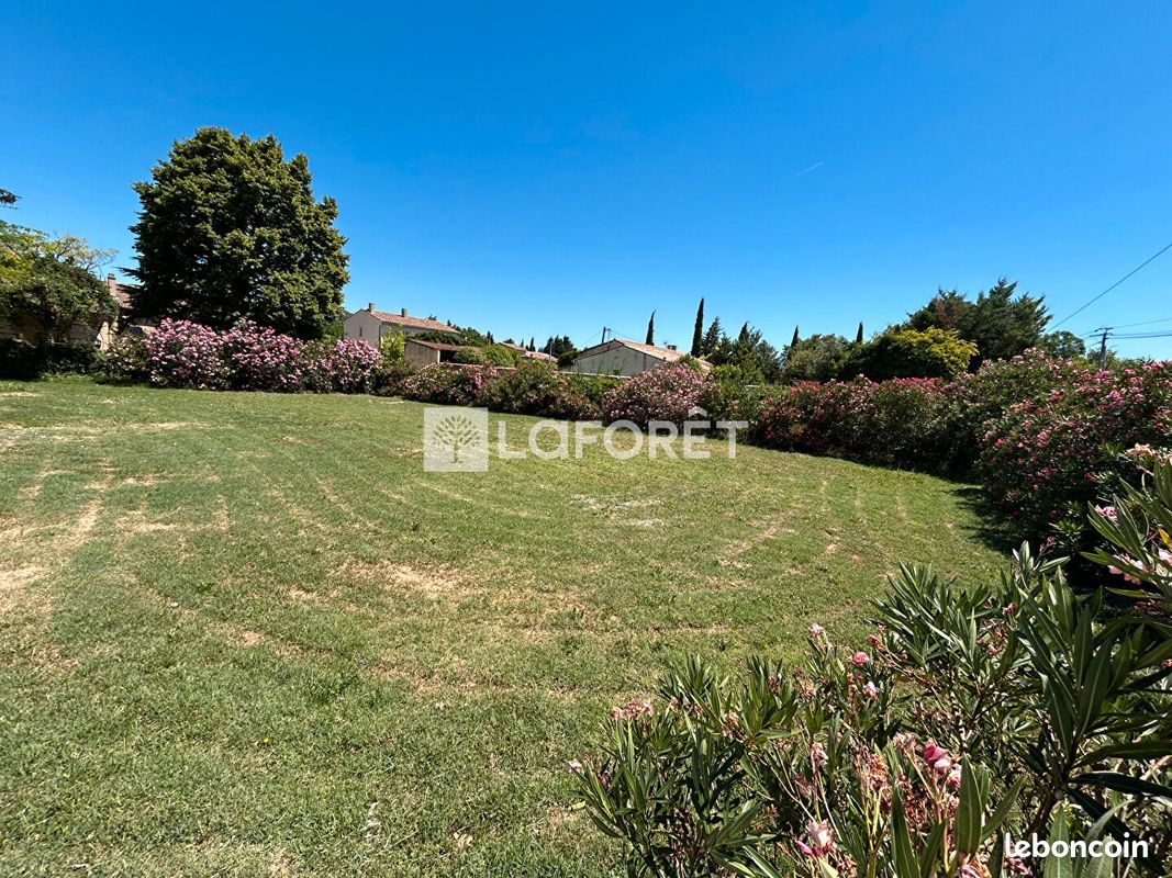 Terrain 654 m² · à L'Isle-sur-la-Sorgue · 654 m² · 191 700 €
