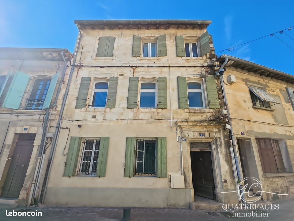 Immeuble 250 m² · à Beaucaire · 250 m² · 300 000 €