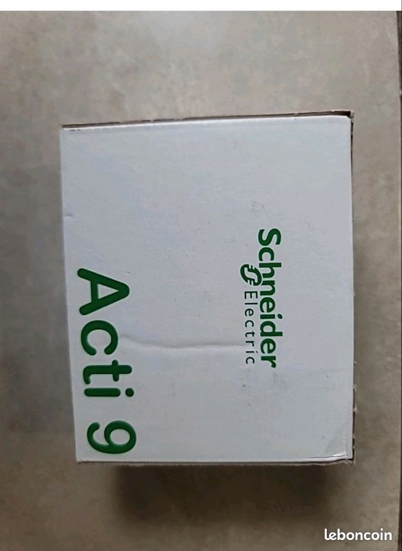 A9DB2620 disjoncteur différentiel schneider
Acti9 iDD40T - Disjoncteur dif - 1P+N 20A - Crb C - 4500A/6kA - 30mA Type A-SI (image 2)