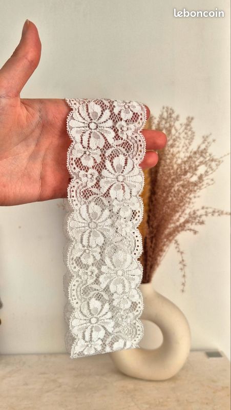 Bandeau élastique dentelle pour cheveux (image 3)