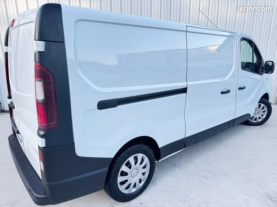RENAULT TRAFIC III L2H1 GRAND CONFORT 1.6 DCI 120cv BV6 3 PLACES 1°MAIN à 13300 HT et TVA 20% 2660 RÉCUPÉRABLE (image 2)