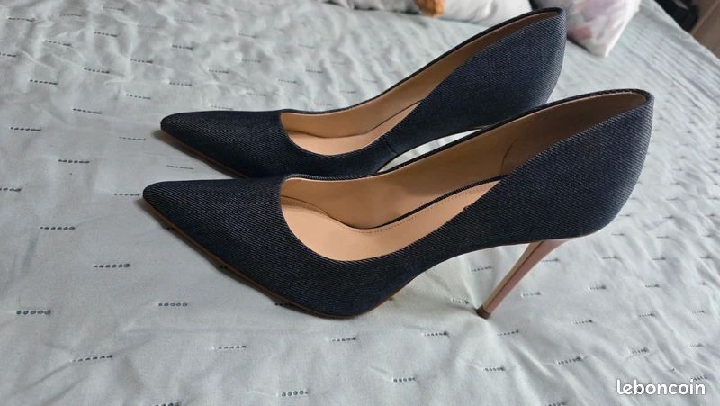 Chaussures Guess neuve en jean (image 5)