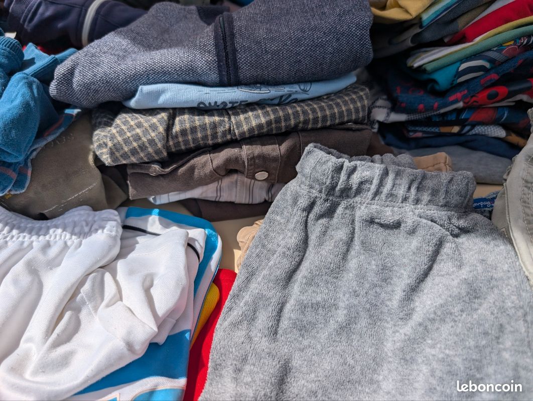 Gros lot de vêtements garçon 5ans + 50 pièces 4 saisons (image 7)