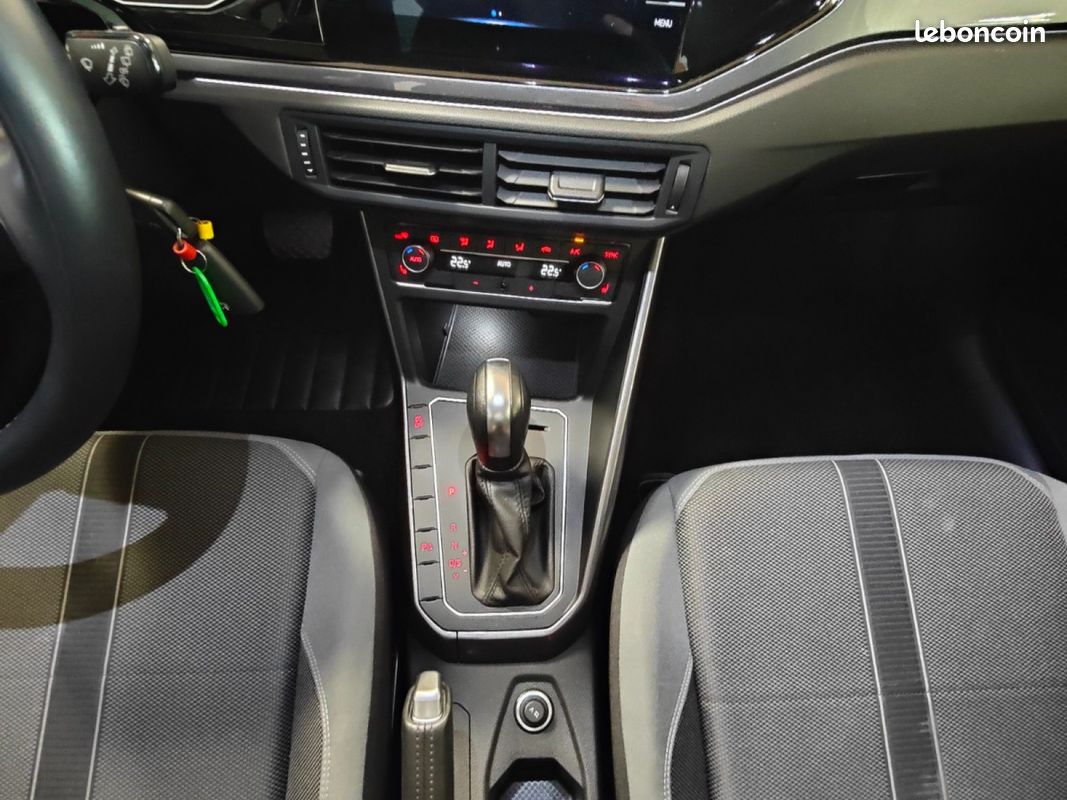 VOLKSWAGEN POLO 1.0 TSI 110 SS DSG7 Carat (image 18)