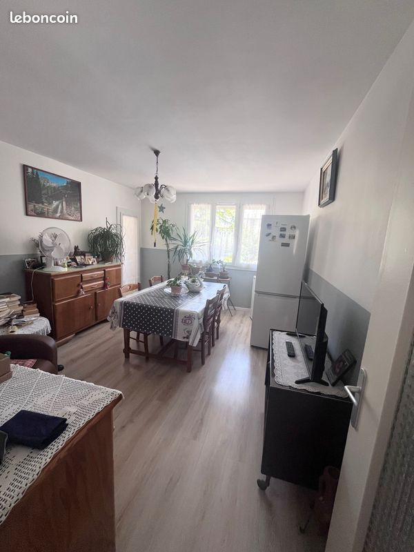 Appartement 3 pièces 57 m² · à Saint-Paul-Trois-Châteaux · 57 m² · 540 €