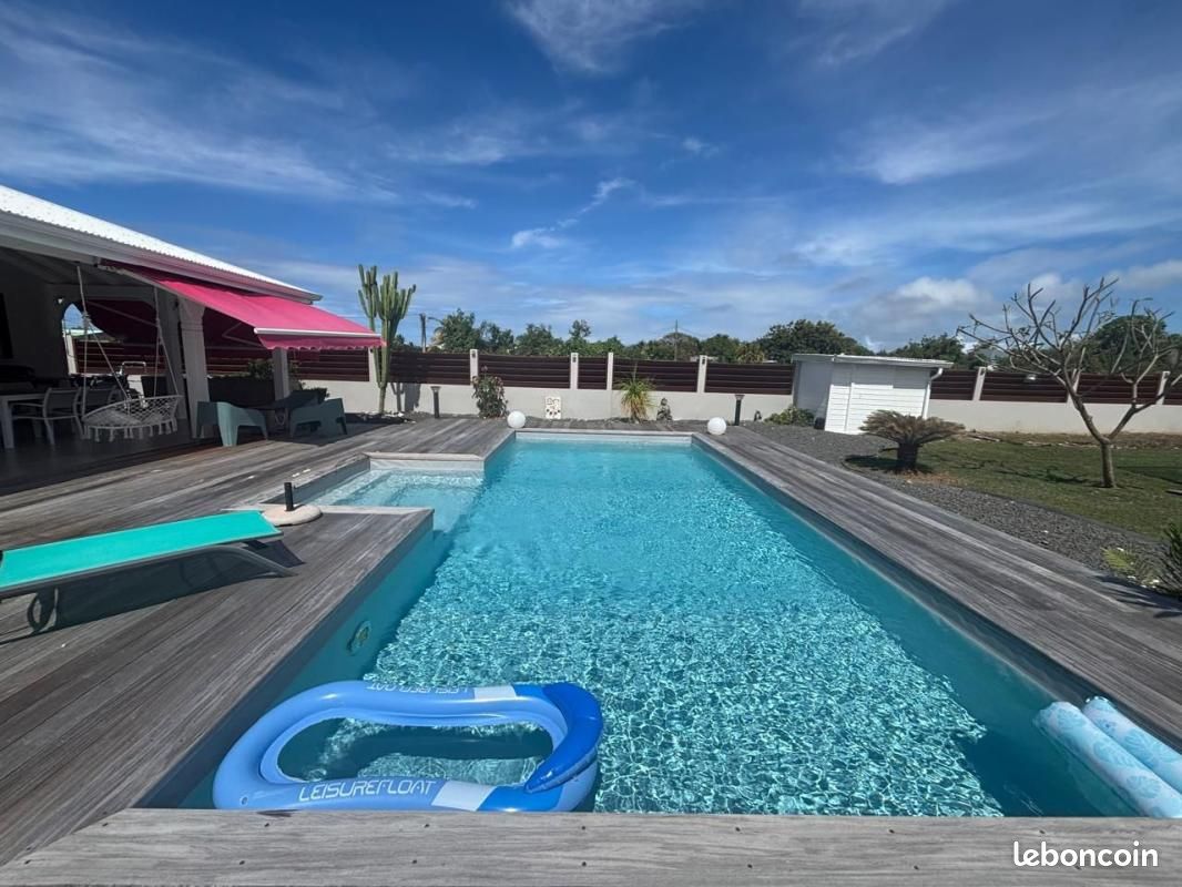 Maison 5 pièces 174 m² · à Saint-François · 174 m² · 2 950 €/mois